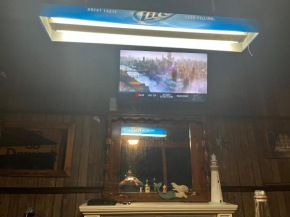 Ledgerock lake house! huge outside bar, Pool table,family fun center walking dis